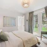 Modern 3Br Flat Quick Links To Ldn & Heathrow